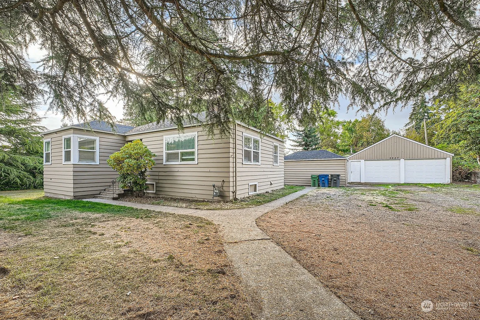 2627 S 146th Street photo 1