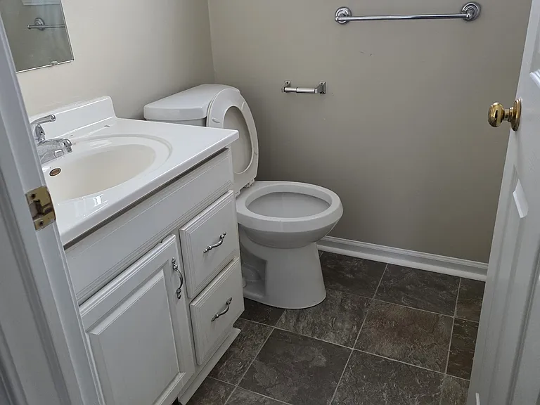 2622 Maple St — Photo 8