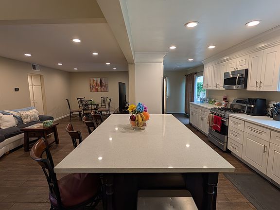 3rd image of 25432 Esrose Ct