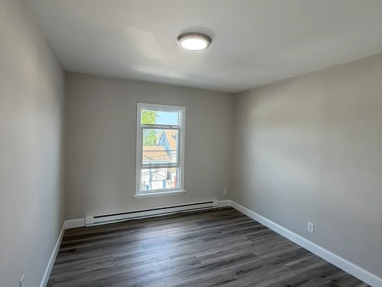 11 laurel St Paterson, NJ 07522 — Photo 8