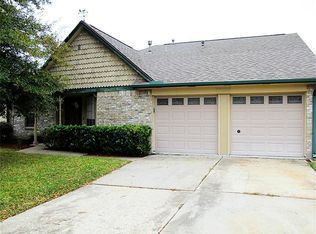 10831 E Idlewood Dr, La Porte, TX 77571