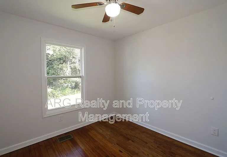 1095 Ira St SW — Photo 26