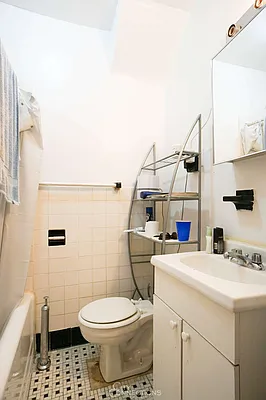 Rented by City Connections Realty | media 14