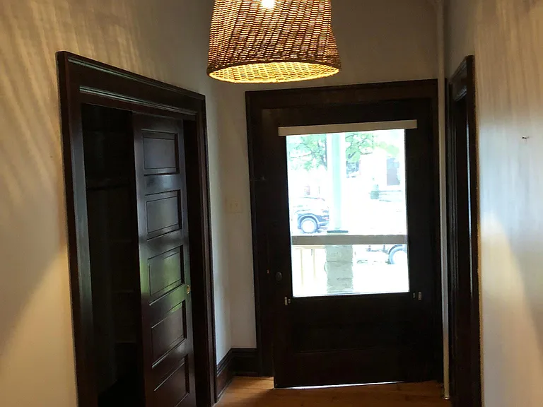 901 Columbia Ave — Photo 3