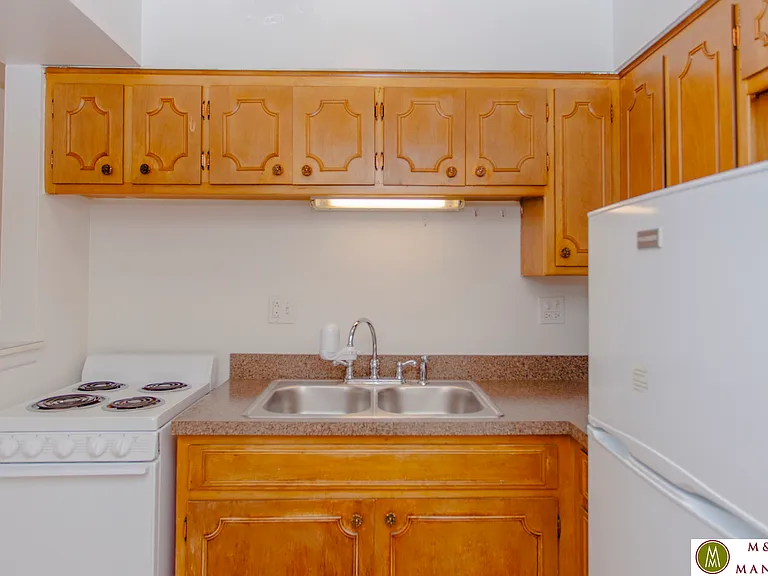 227 Des Plaines — Photo 16
