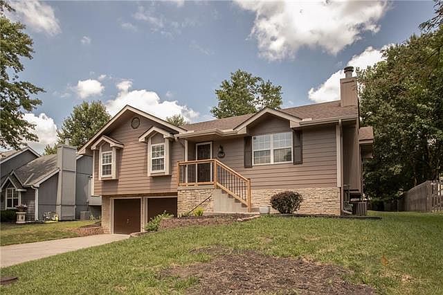 1st image of 1047 SW Twin Creek Dr