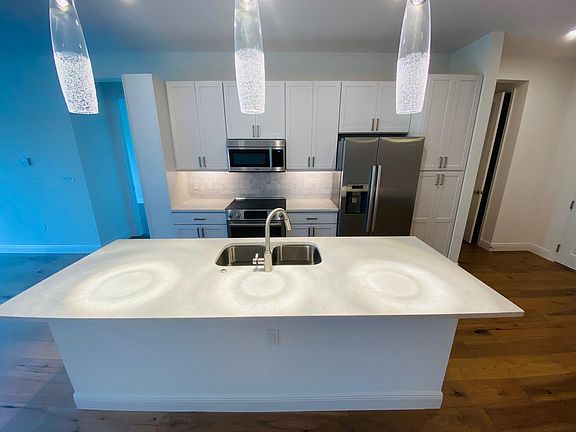 5th image of 644 3rd Ave S #303