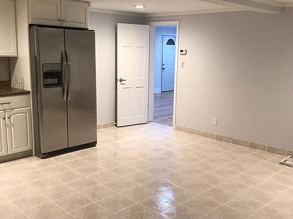 Huge kitchen with DR