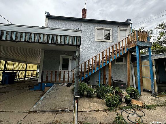 2nd image of 208 2nd Ave E