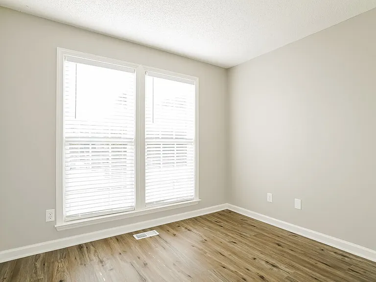 203 Zircon Ln — Photo 14
