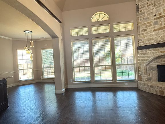 4th image of 3030 McGregor Dr