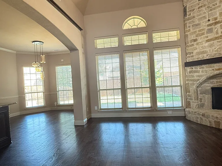3030 McGregor Dr — Photo 4