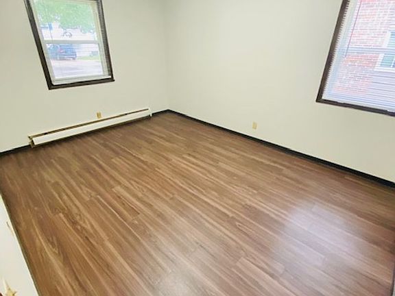4th image of 1914 Basten St #4