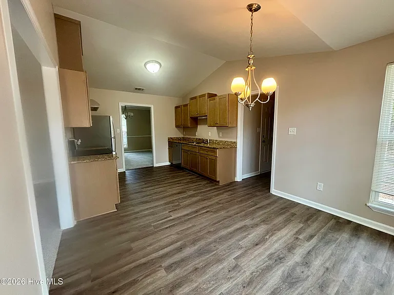 636 Bridgton Dr — Photo 3