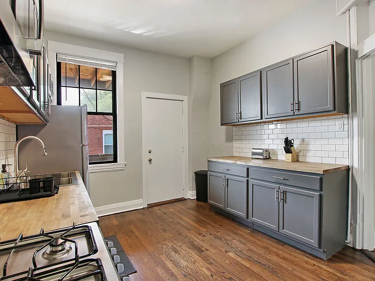 5220 N. Clark Street — Photo 7