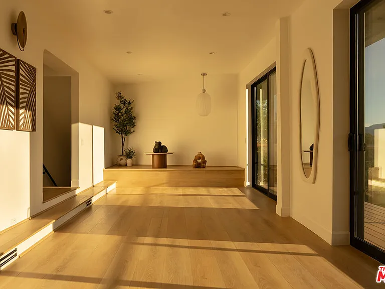 7802 Torreyson Dr — Photo 33