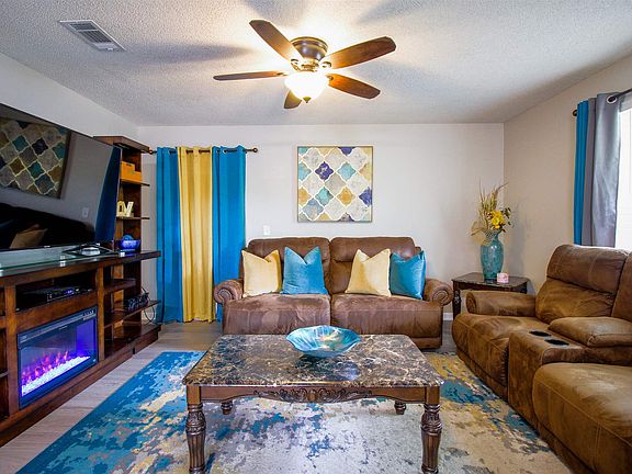 4th image of 3001 W Gonzalez St