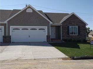 2915 Grand Marais Dr, Howell, MI