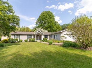 1751 Pinewood Dr, Fairview, PA 16415