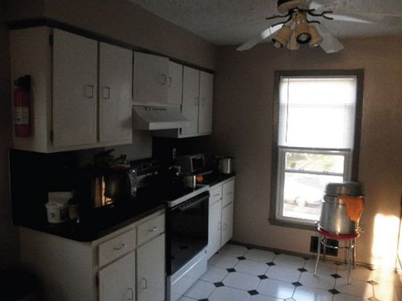 3rd image of 1506 Carol Ct