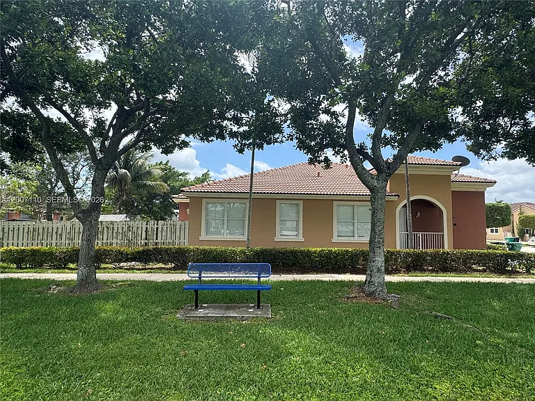 23703 SW 110th Pl #23703 — Photo 36