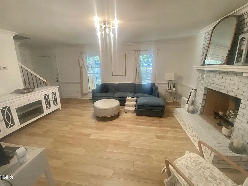 7709 Highlandview Cir