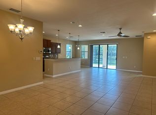 8151 36th St E, Sarasota, FL 34243