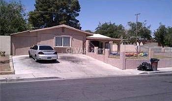 1st image of 625 Twin Lakes Dr