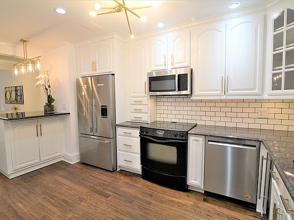 2nd image of 23 W 73rd St #114