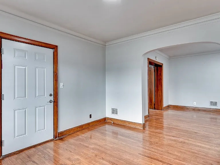 539 Park Ave #1 — Photo 18