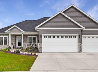 66 Me Me Ln, Reedsburg, WI 53959