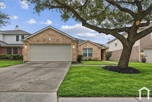 18110 Jills Way Ln — Photo 2