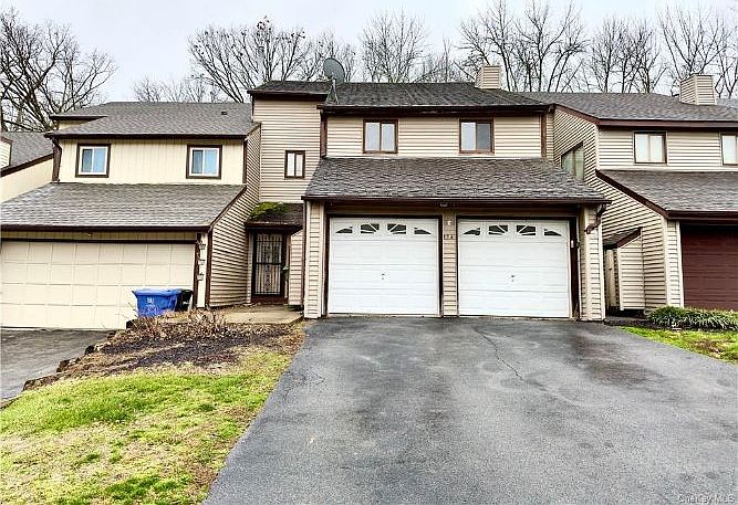1st image of 124 Country Club Dr