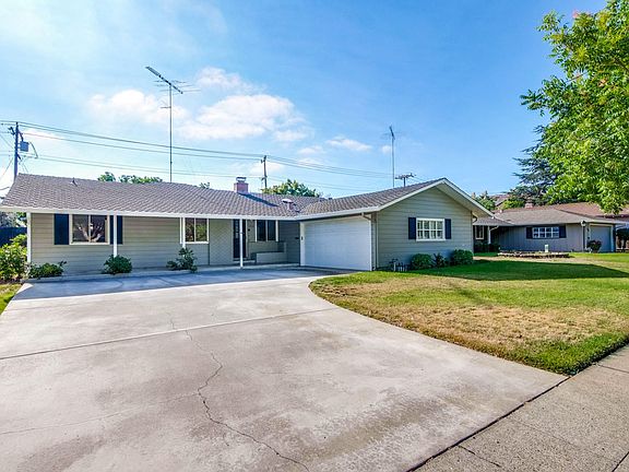 3rd image of 1534 Crespi Dr