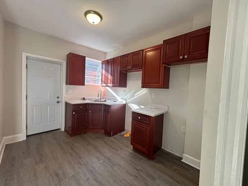 4 bed, 1.5 bath, 1280 sqft, $1,650 — Photo 3