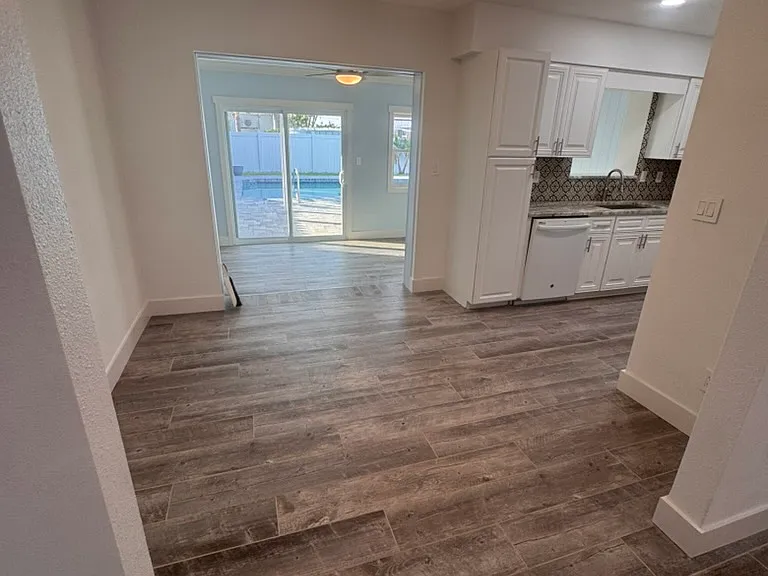 2215 W Vina Del Mar Blvd — Photo 7