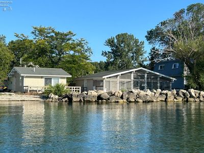 400 Sea Breeze Rd, Middle Bass, OH, 43446