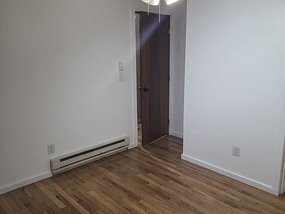 5th image of 1025 SE 212th Ave