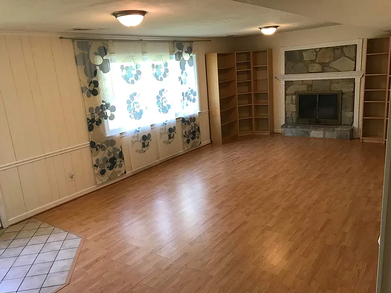 Knollwood Dr — Photo 8