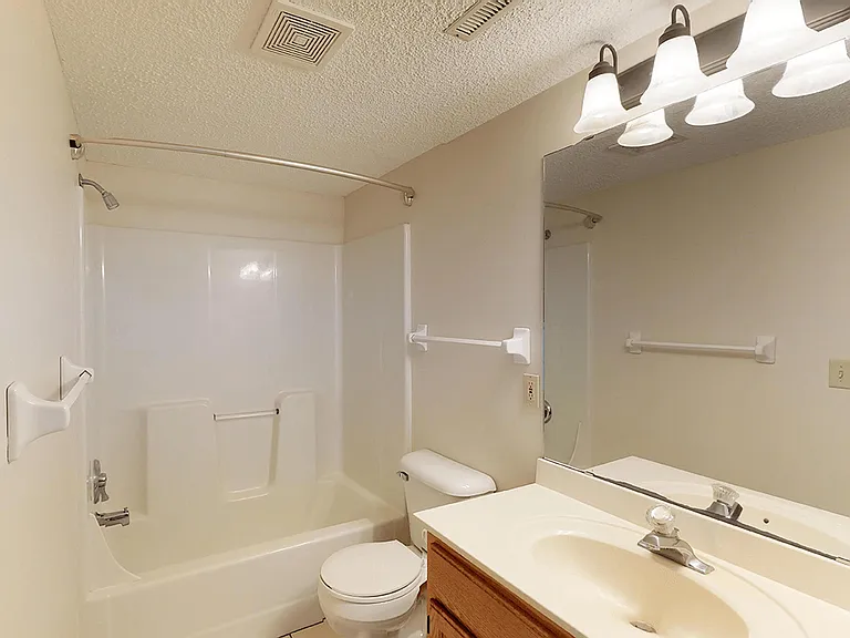French Creek Townhomes — Photo 14
