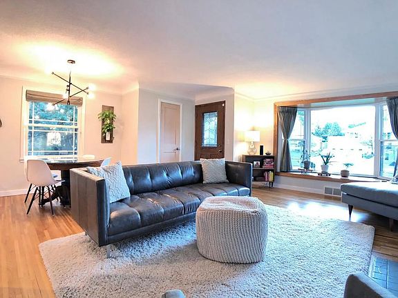 3rd image of 5901 Chowen Ave S