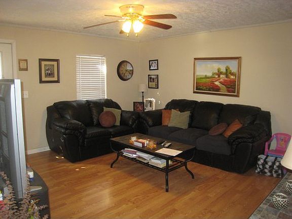 4th image of 918 Pine Grove Ave