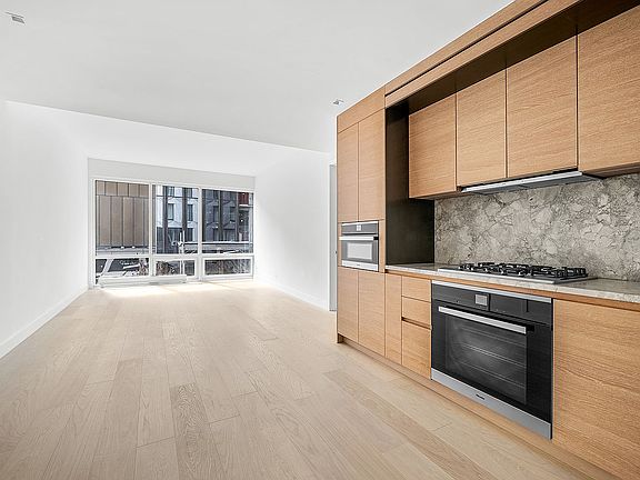 3rd image of 215 W 28th St APT 2G