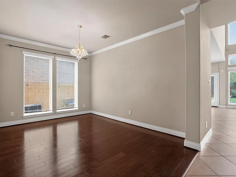 6535 Arroyo Springs Ln — Photo 22
