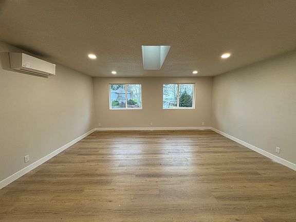 3rd image of 11 Sun Crest Ln #2