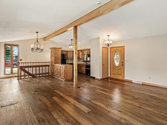 5th image of 309 SE 8th St