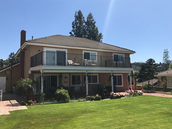 5th image of 1471 S Lemon Ave