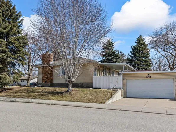 308 N Lynnover Way SE, Calgary, AB T2C 1L1