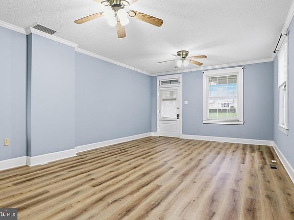 4th image of 977 Baltimore St