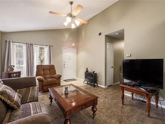 5th image of 1015 E Yager Ln Unit 11